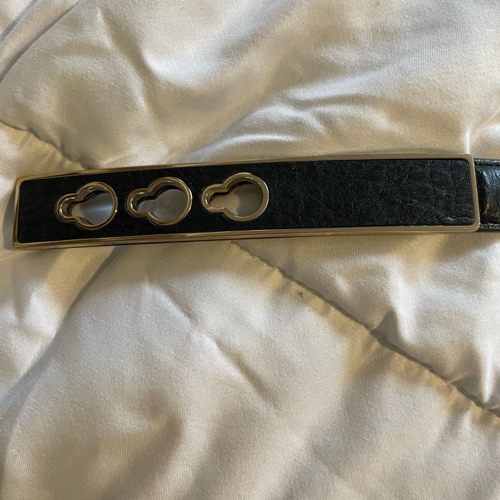 BCBGMAXAZRIA black and gold adjustable belt